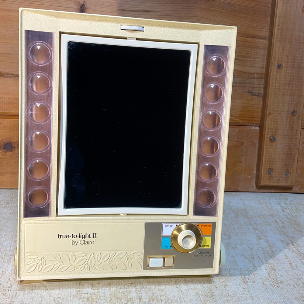 Vintage Light Up Make Up Mirror - True to Light II By Clairol